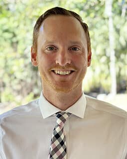 Dr. Thomas Veronee